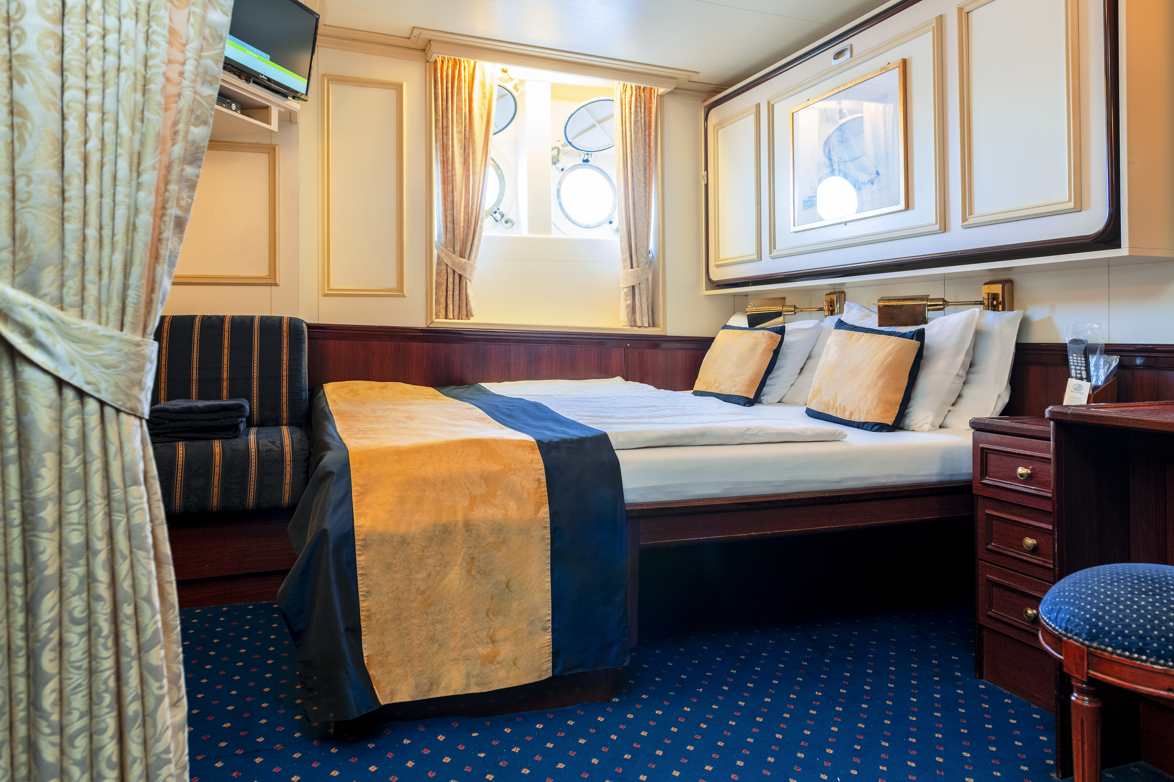 Category 3 - Outside Cabins